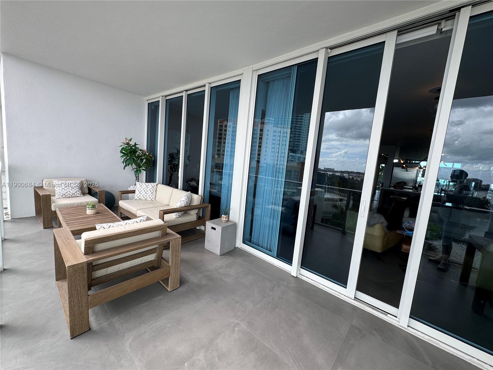 PARAMOUNT BAY CONDO - Residential Lease