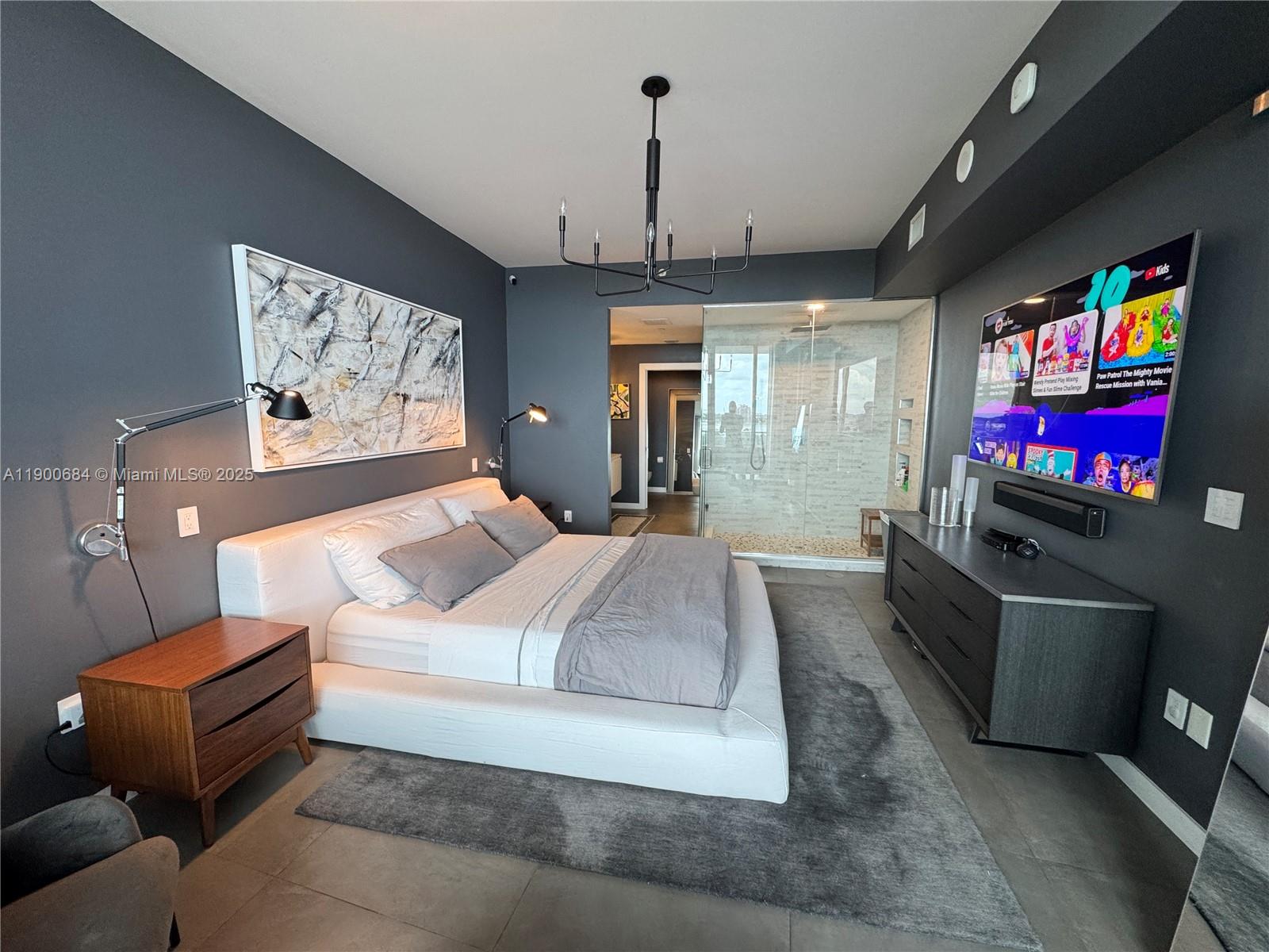 PARAMOUNT BAY CONDO - Residential Lease