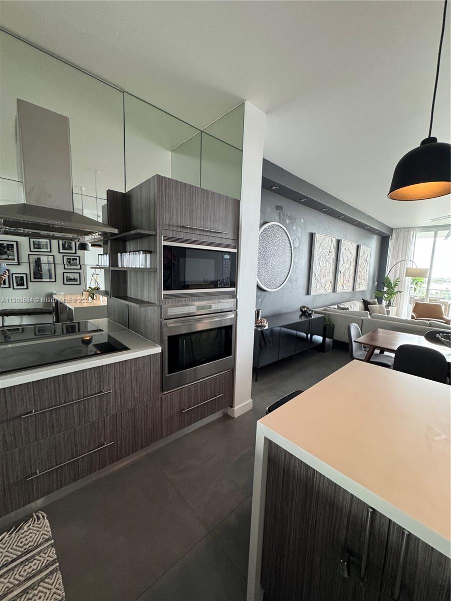 PARAMOUNT BAY CONDO - Residential Lease