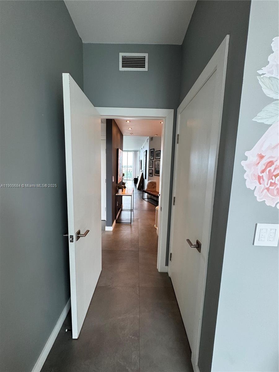 PARAMOUNT BAY CONDO - Residential Lease