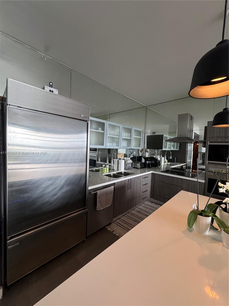 PARAMOUNT BAY CONDO - Residential Lease