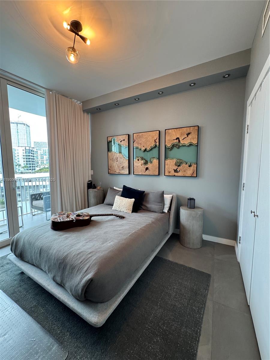 PARAMOUNT BAY CONDO - Residential Lease