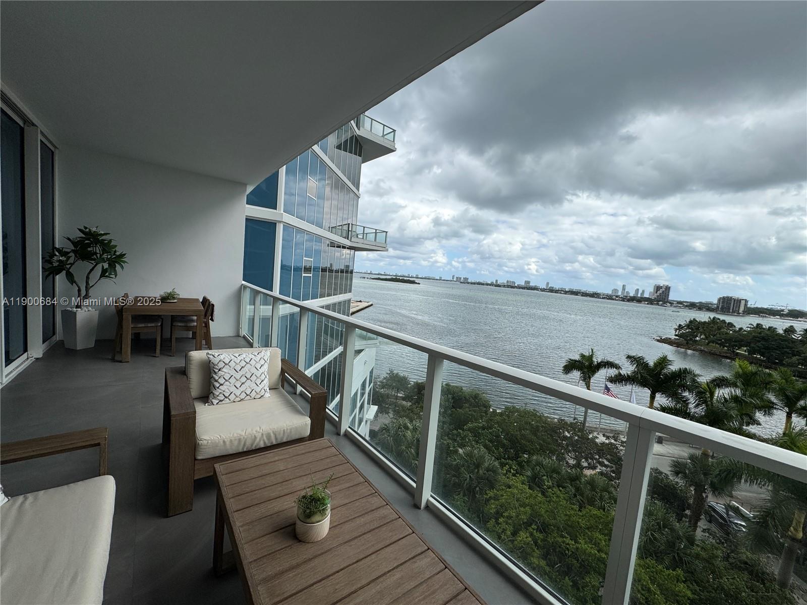 PARAMOUNT BAY CONDO - Residential Lease