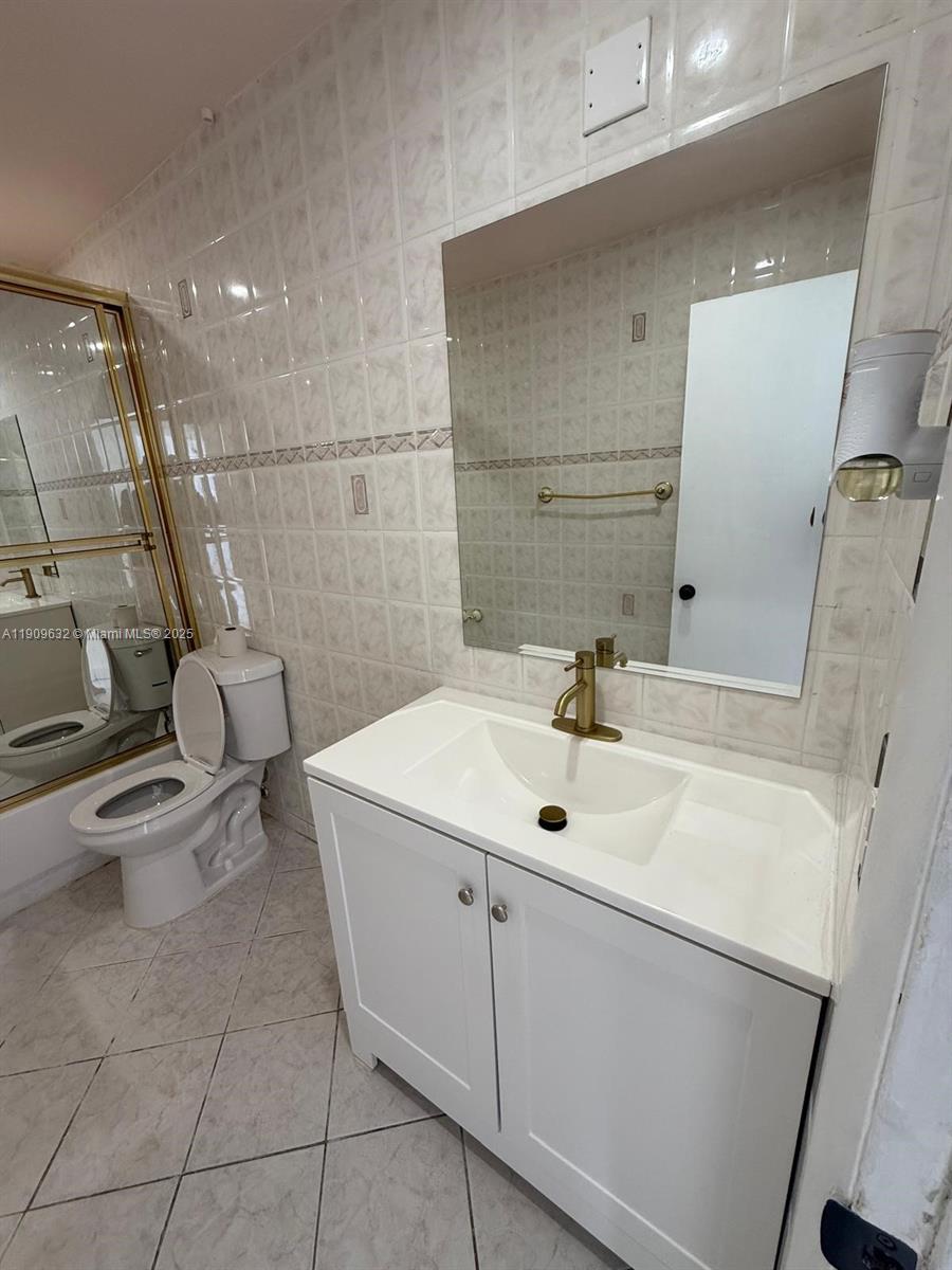 PALM LANE HOMES IN MIRAMA - Residential Lease