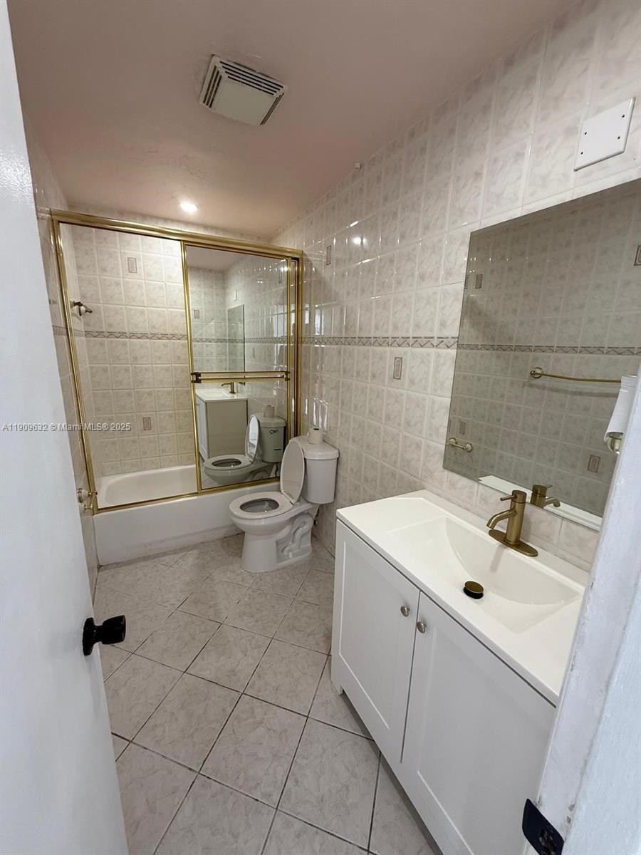 PALM LANE HOMES IN MIRAMA - Residential Lease