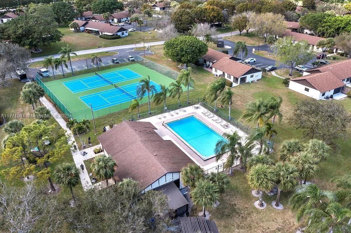 TRADEWINDS AT DOS LAGOS C - Residential