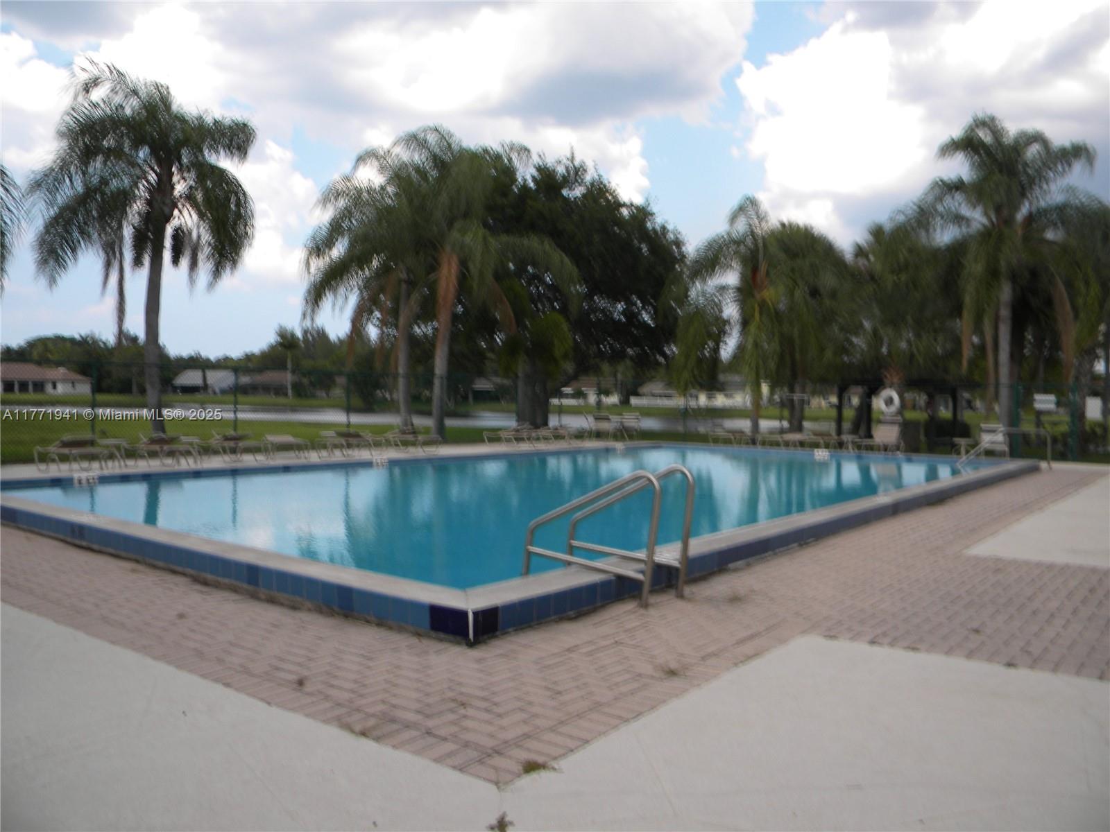 TRADEWINDS AT DOS LAGOS C - Residential