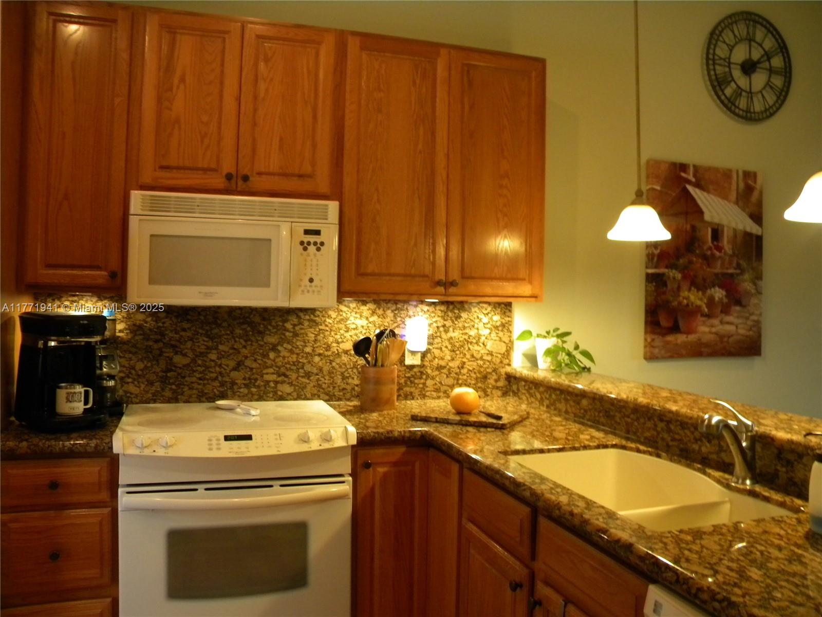 TRADEWINDS AT DOS LAGOS C - Residential