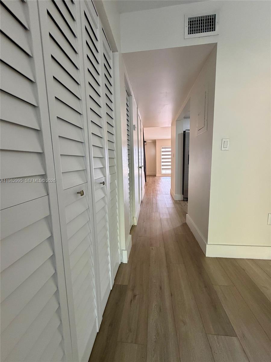 LES CHATEAUX AT INT GARDE - Residential Lease