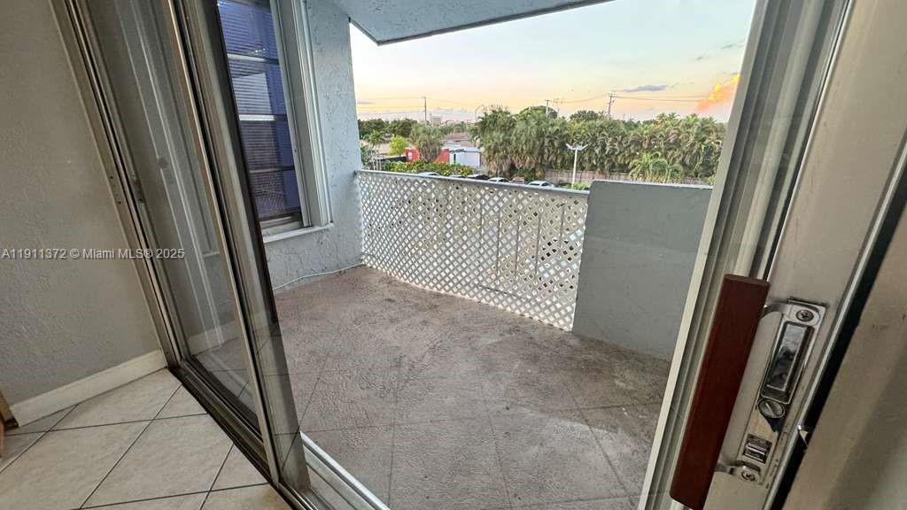 LOS SUENOS CONDO - Residential Lease