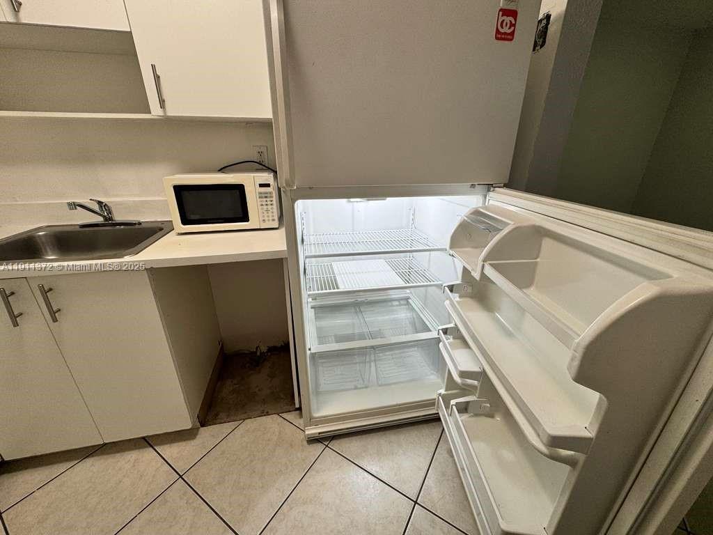 LOS SUENOS CONDO - Residential Lease