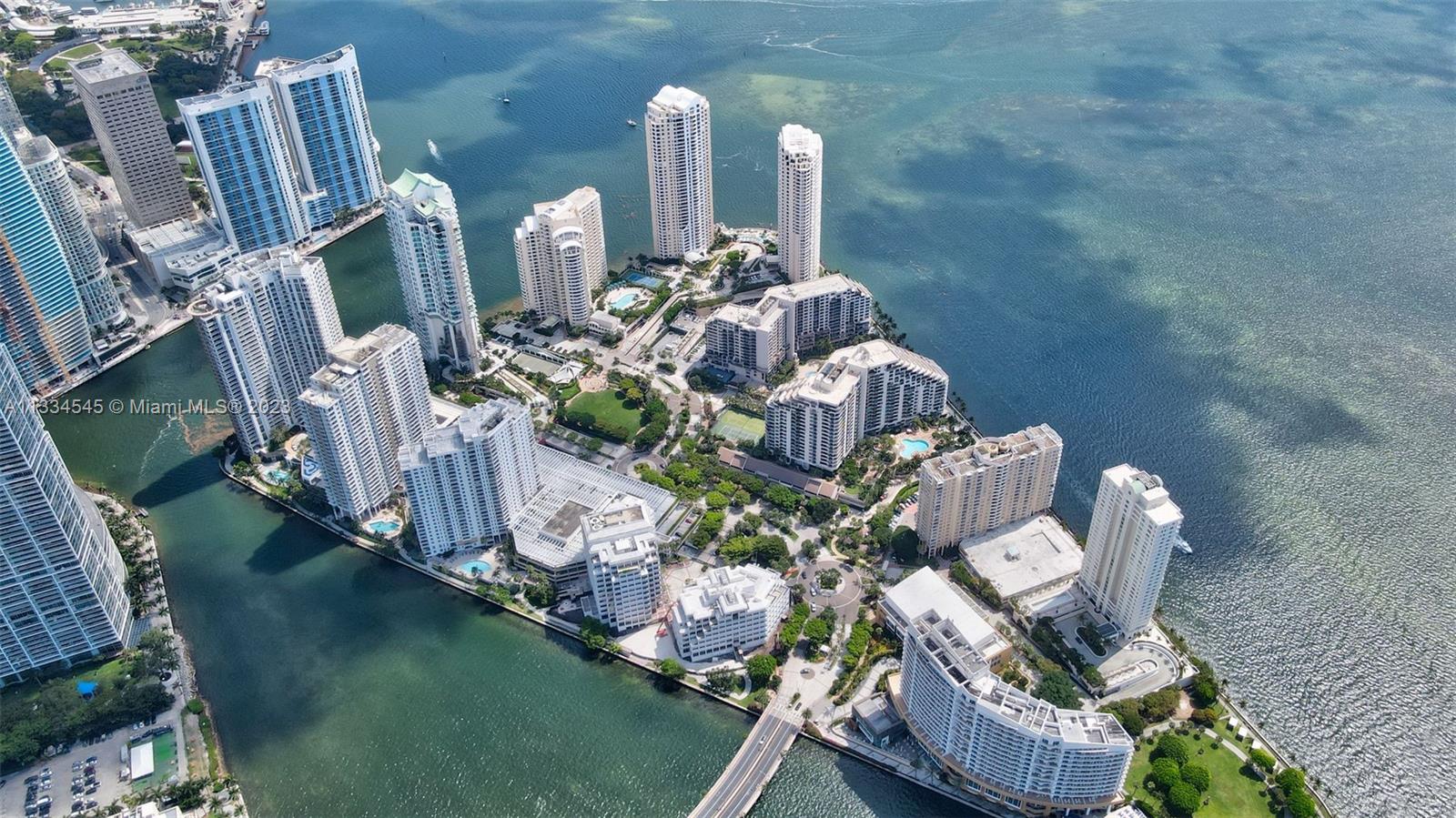 Photo 25 of 38 of 848 Brickell Key Dr 1502 condo