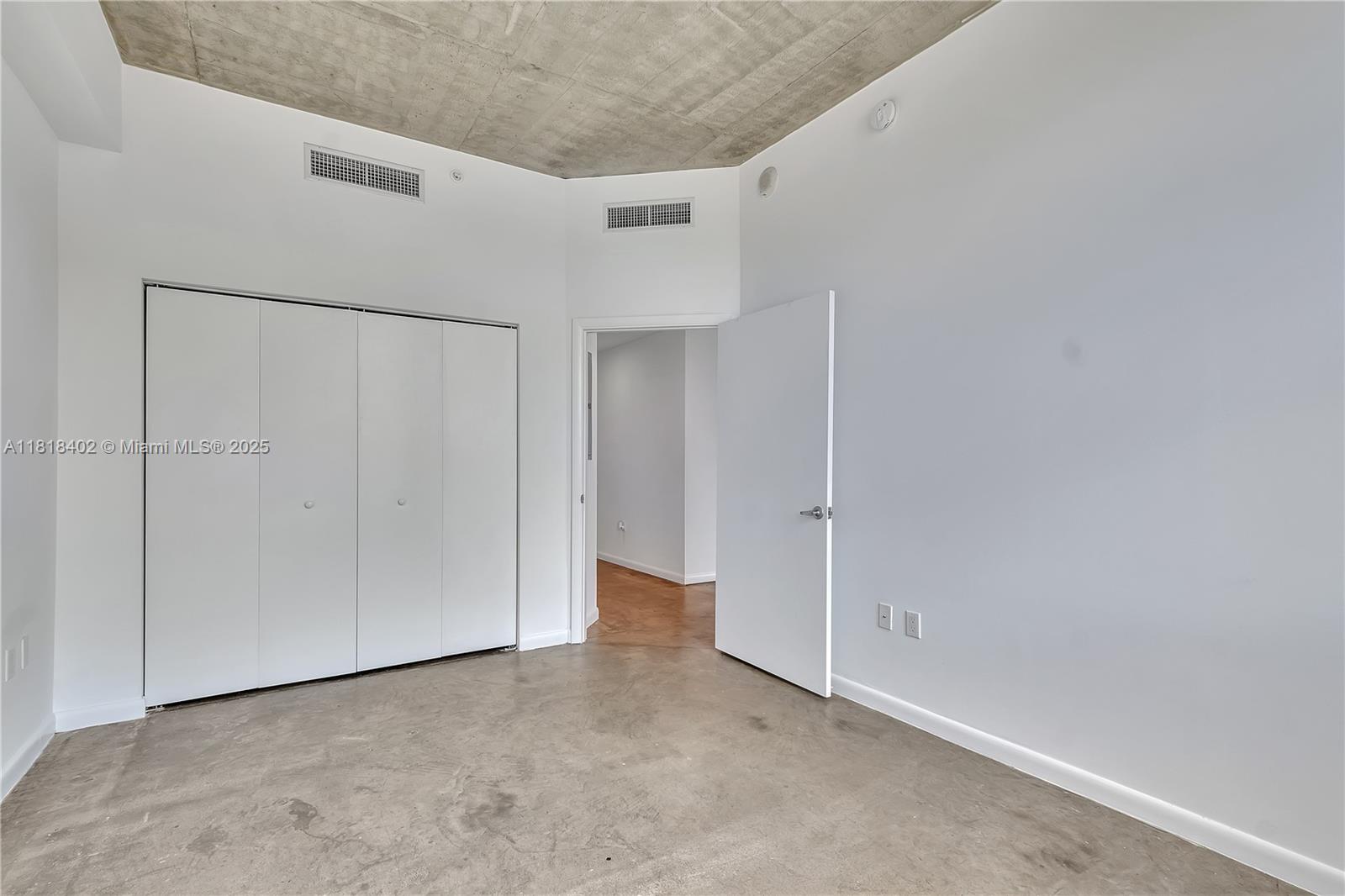 THE LOFT DOWNTOWN II COND - Residential Lease