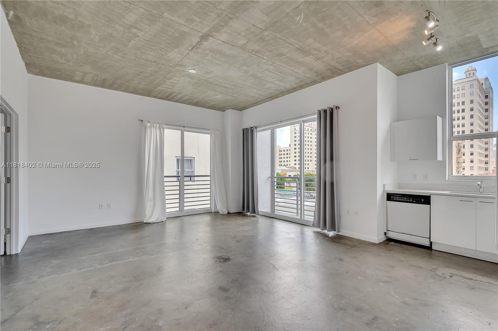 THE LOFT DOWNTOWN II COND - Residential Lease