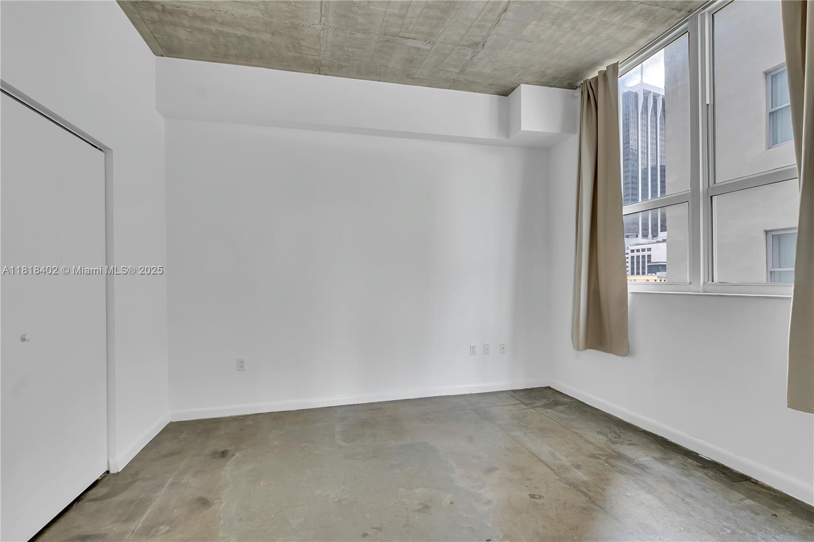 THE LOFT DOWNTOWN II COND - Residential Lease
