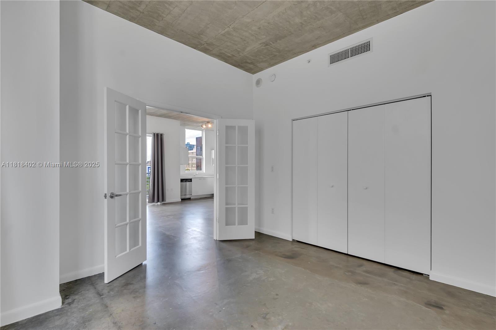 THE LOFT DOWNTOWN II COND - Residential Lease