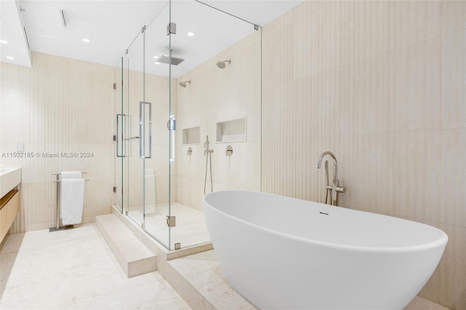 BAL HARBOUR TOWER CONDO - Residential