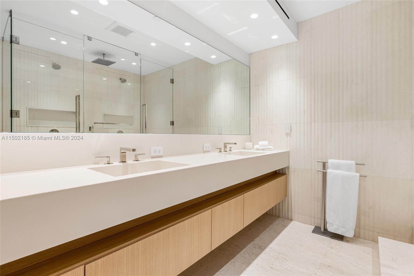 BAL HARBOUR TOWER CONDO - Residential