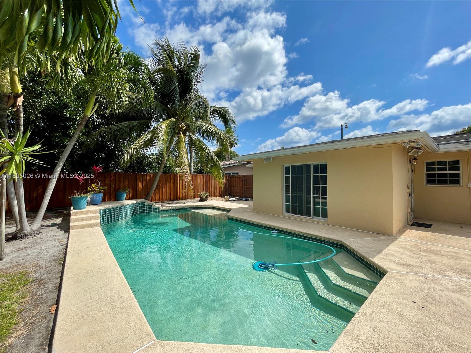 4051 Ne 17th Ter 4051, Pompano Beach, Broward County, Florida - 3 Bedrooms  
2 Bathrooms - 