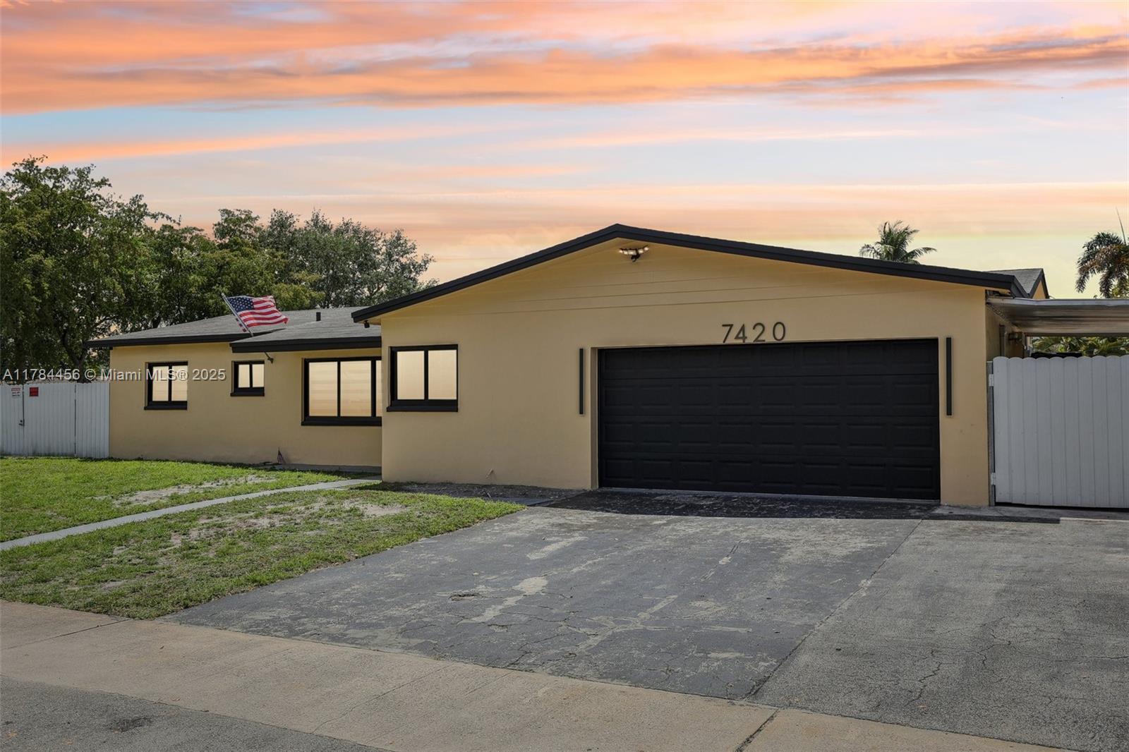 Property for Sale at 7420 Mckinley St, Hollywood, Broward County, Florida - Bedrooms: 4 
Bathrooms: 2  - $659,900