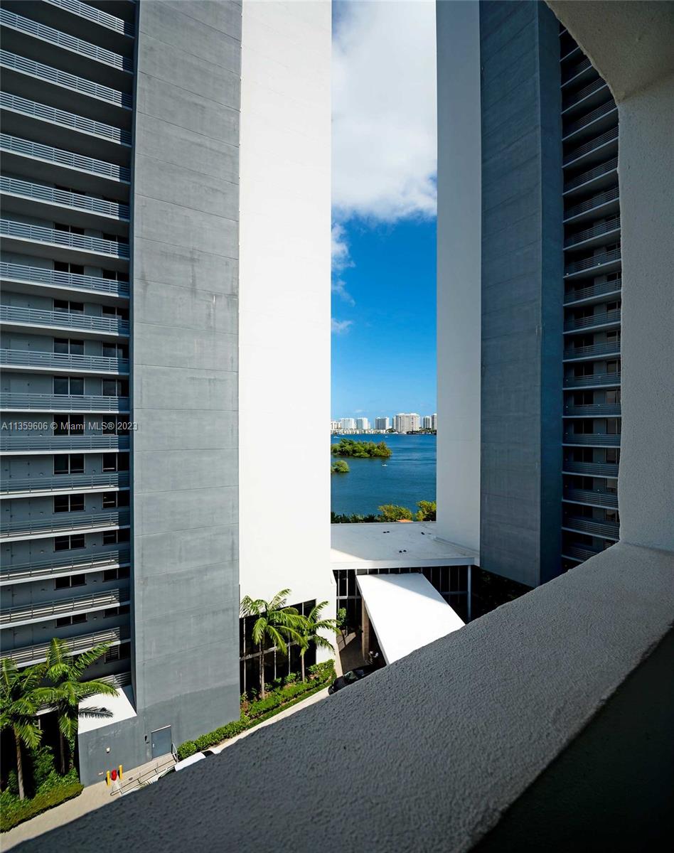 Photo 47 of 50 of 16385 Biscayne Blvd 2101 condo