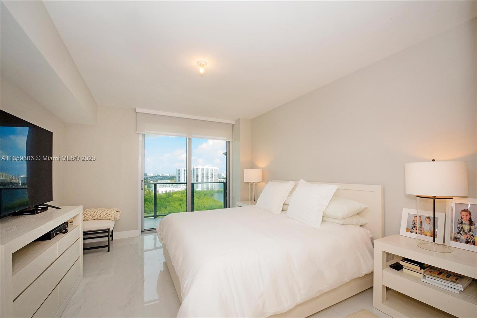 Photo 10 of 50 of 16385 Biscayne Blvd 2101 condo