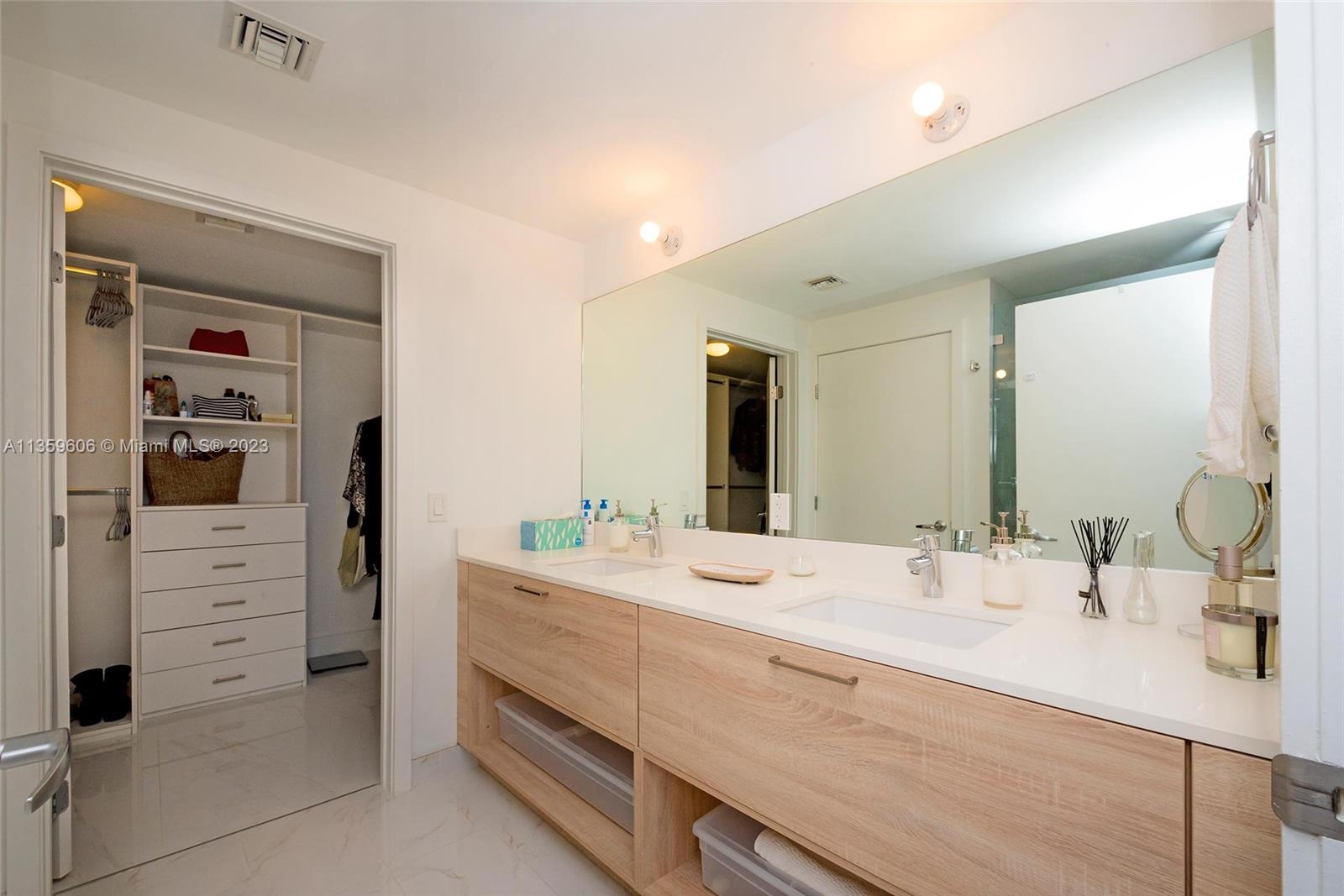 Photo 12 of 50 of 16385 Biscayne Blvd 2101 condo