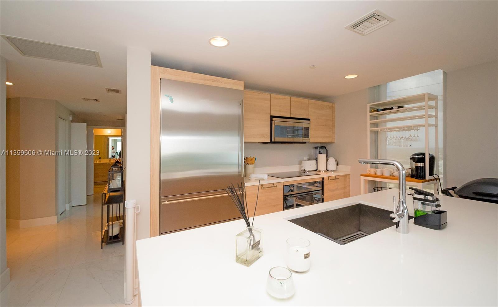Photo 6 of 50 of 16385 Biscayne Blvd 2101 condo