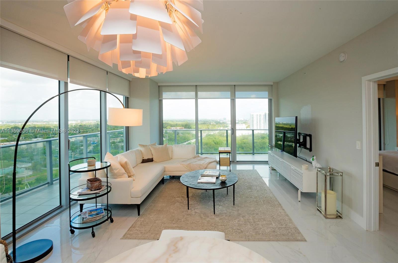 Photo 8 of 50 of 16385 Biscayne Blvd 2101 condo