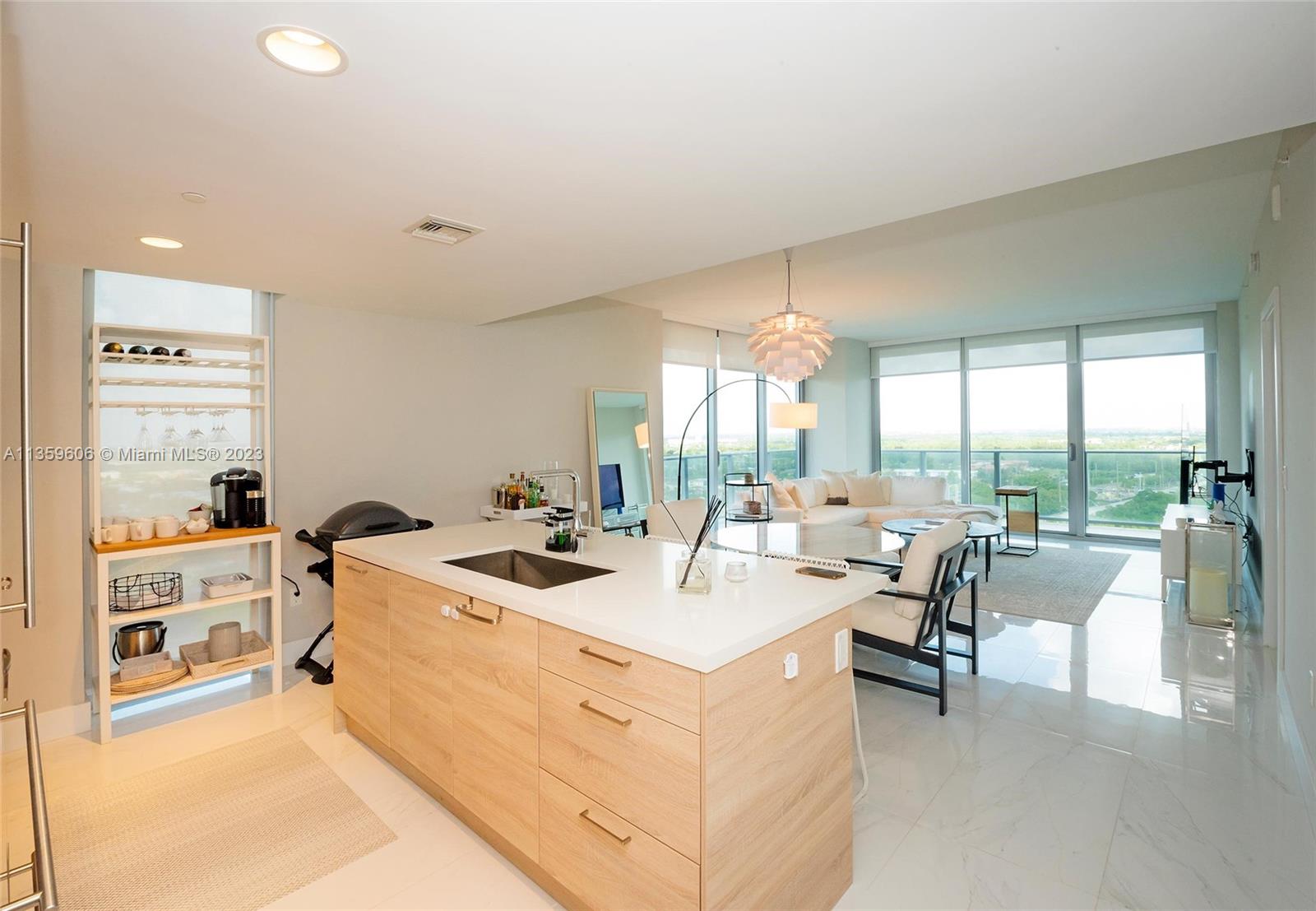 Photo 5 of 50 of 16385 Biscayne Blvd 2101 condo