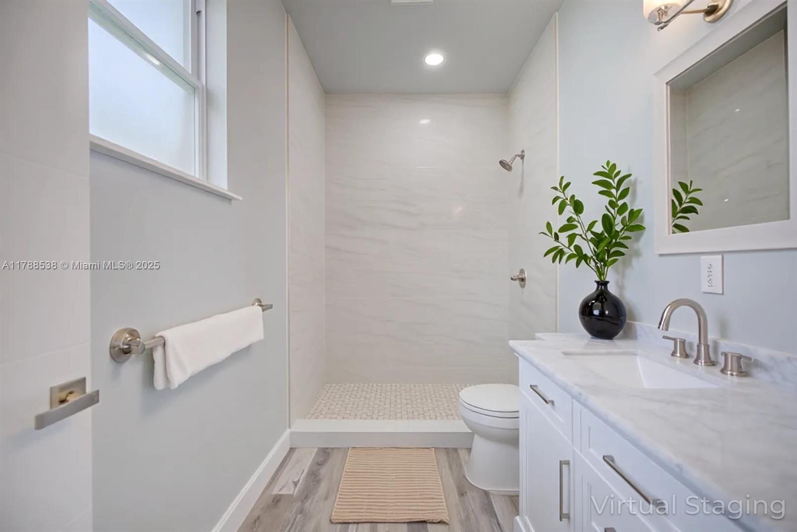 AVON PARK LAKES - Residential