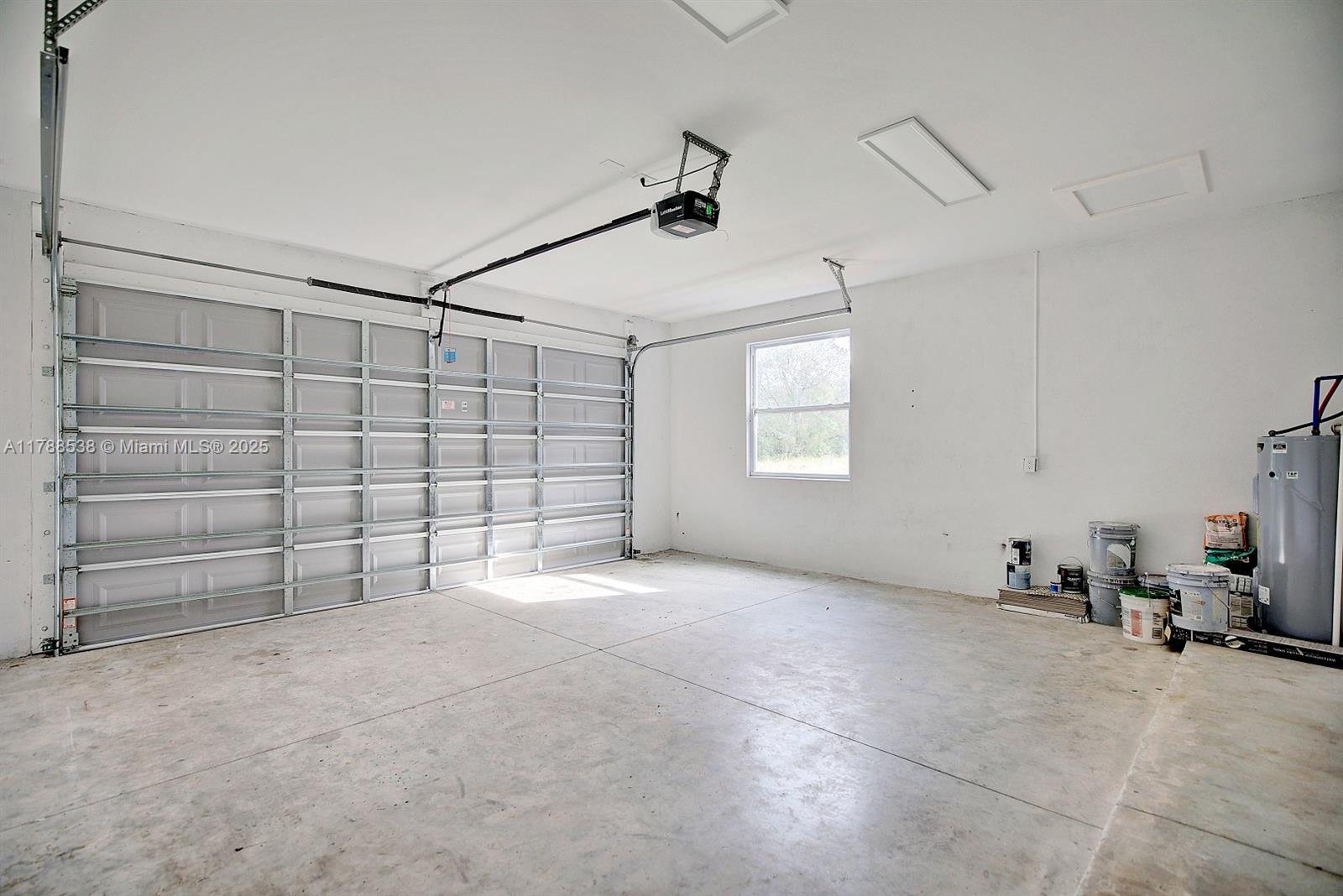 AVON PARK LAKES - Residential