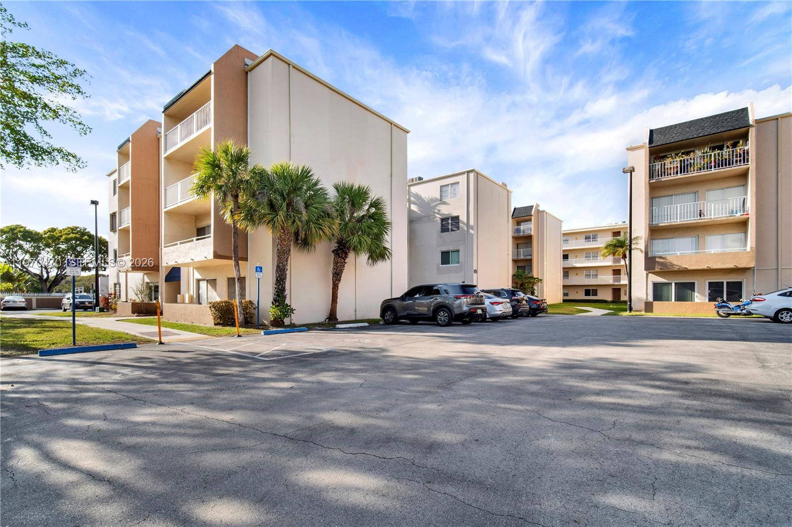 KINGS CREEK SO CONDO - Residential