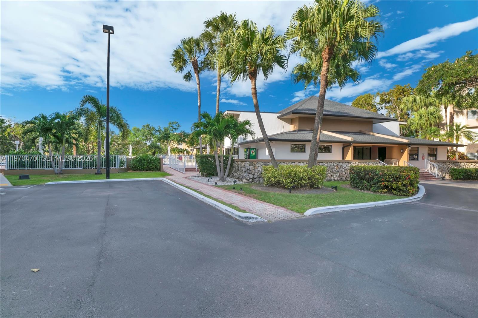 KINGS CREEK SO CONDO - Residential