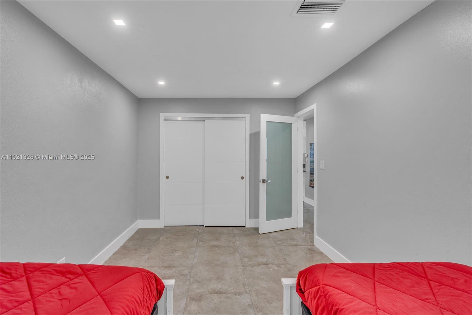 LARGO SOUND VILLAGE - Residential