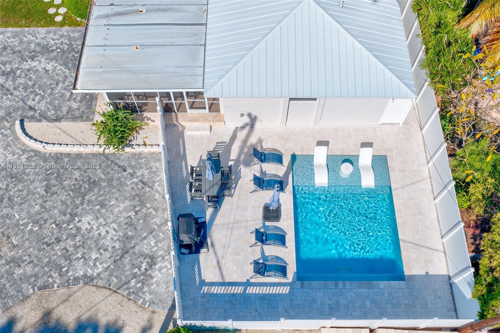 LARGO SOUND VILLAGE - Residential