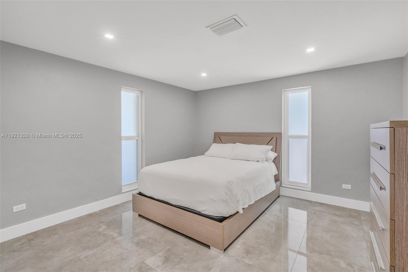 LARGO SOUND VILLAGE - Residential