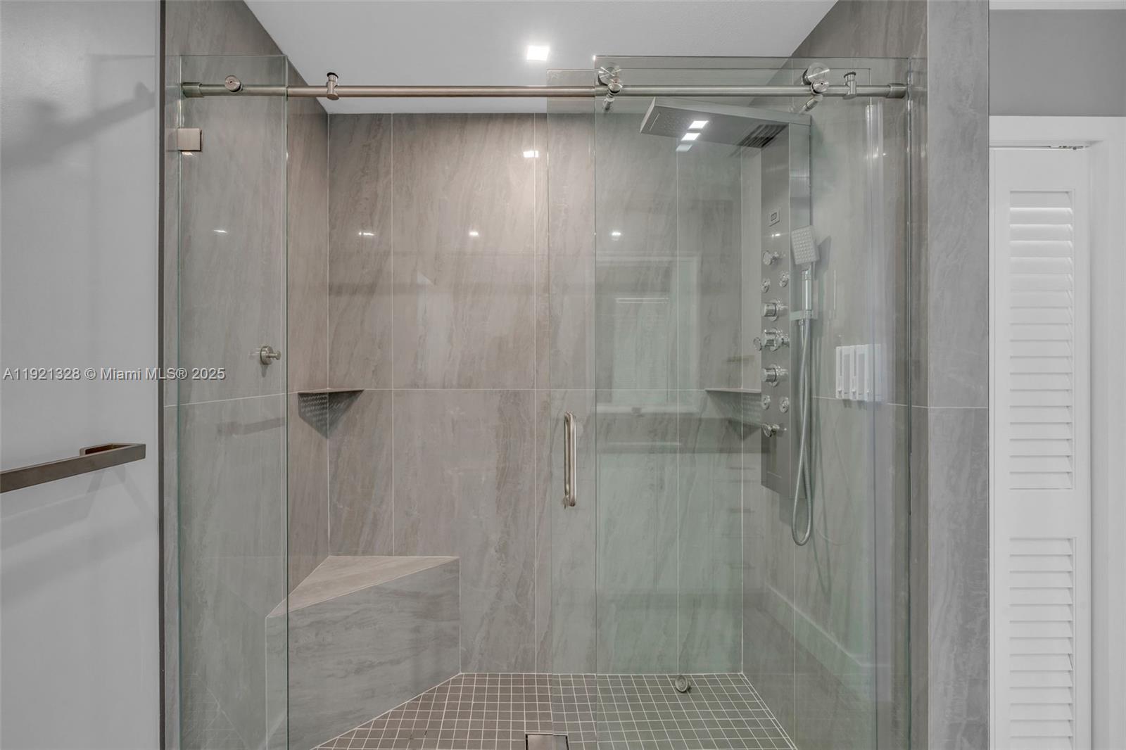 LARGO SOUND VILLAGE - Residential