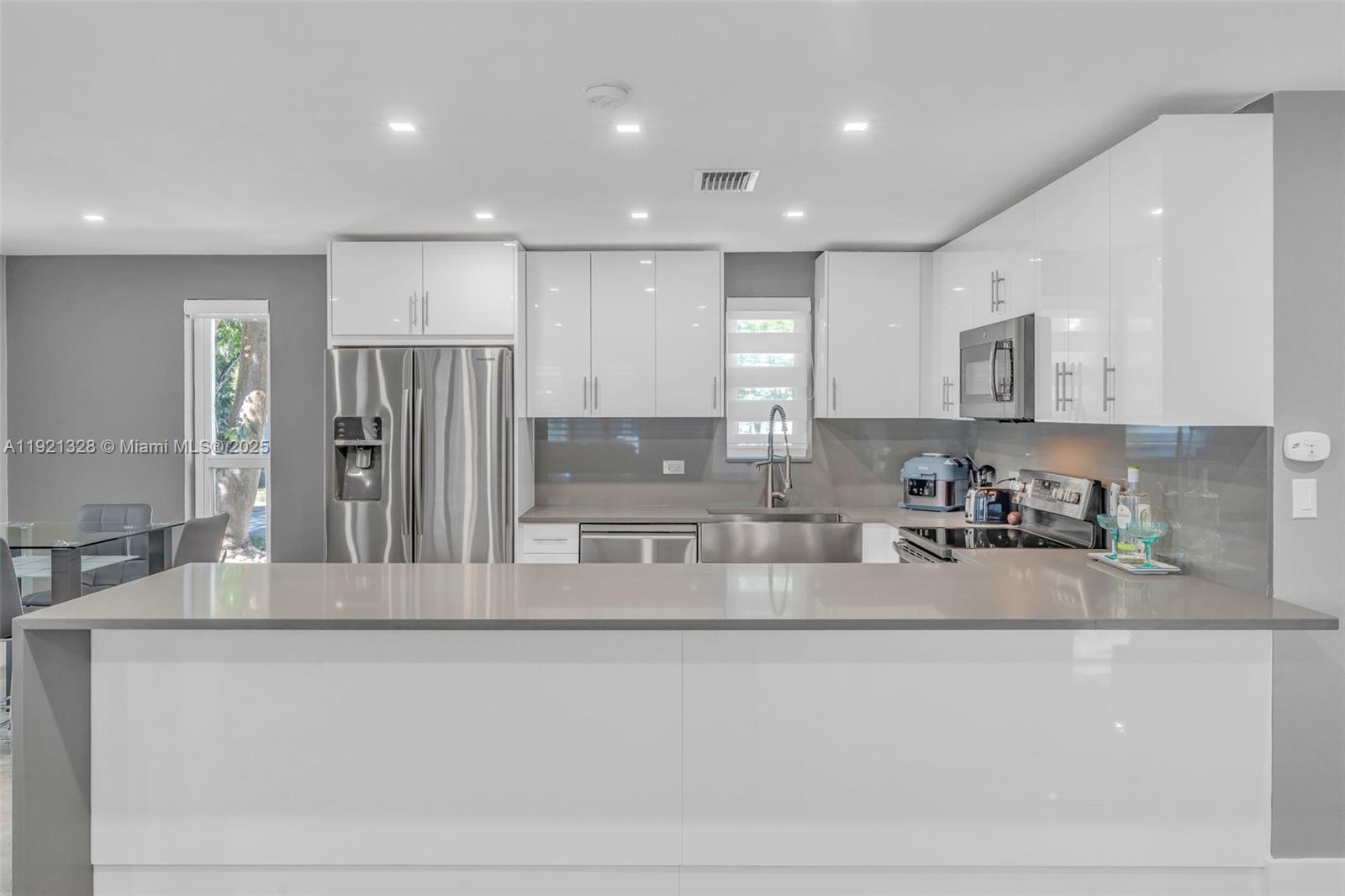 LARGO SOUND VILLAGE - Residential