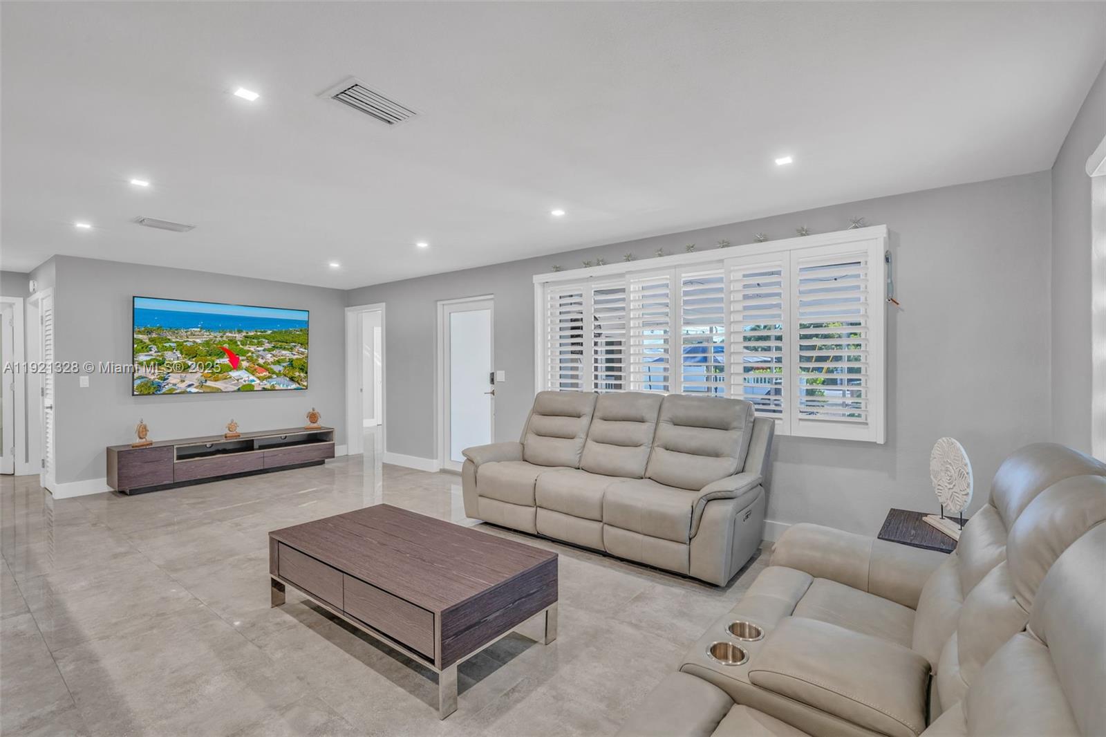 LARGO SOUND VILLAGE - Residential