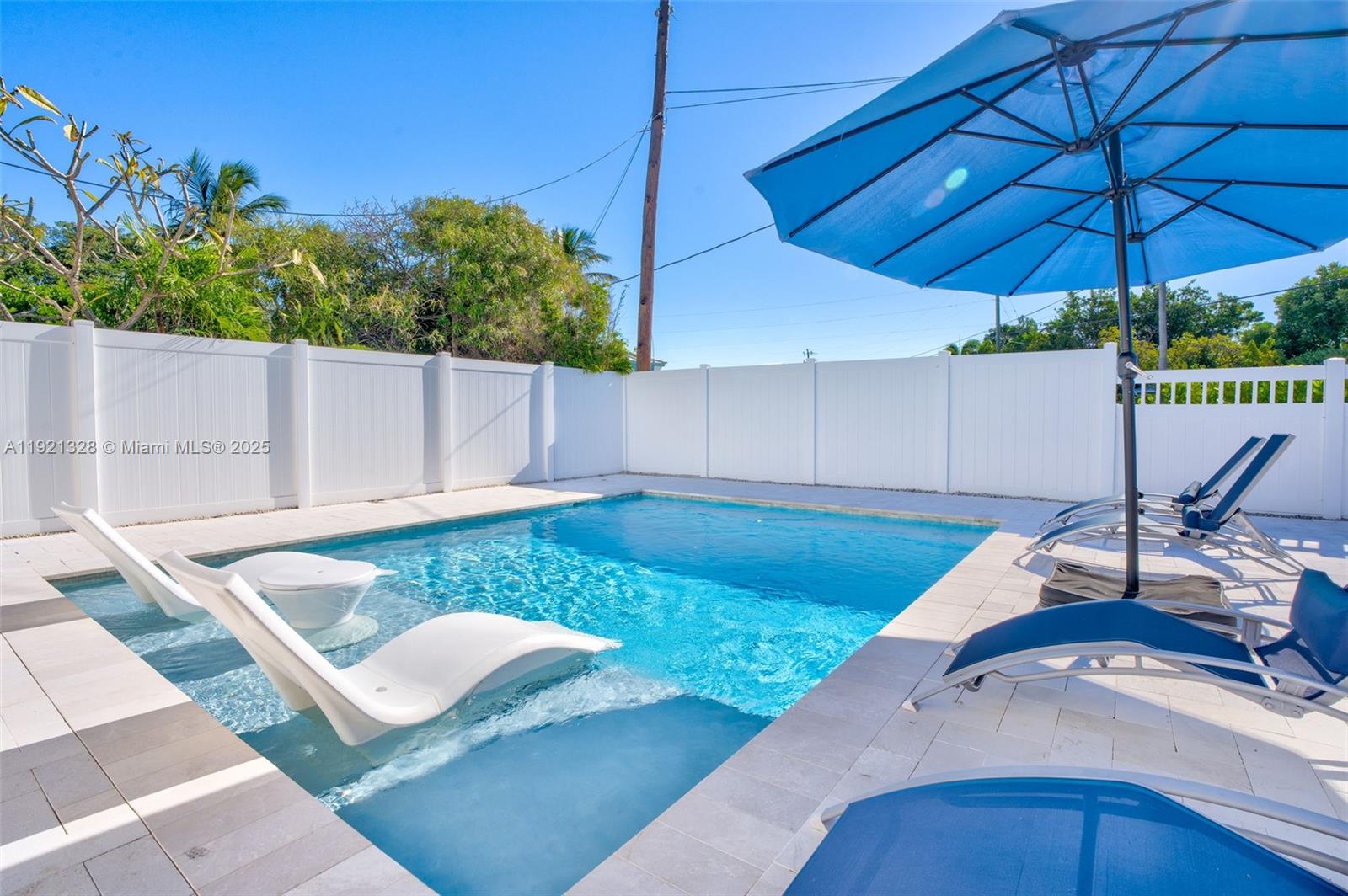 LARGO SOUND VILLAGE - Residential