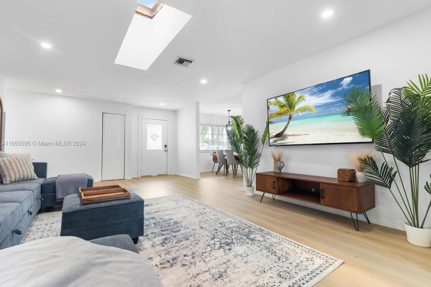 PALM BEACH CABANA COLONY - Residential Lease