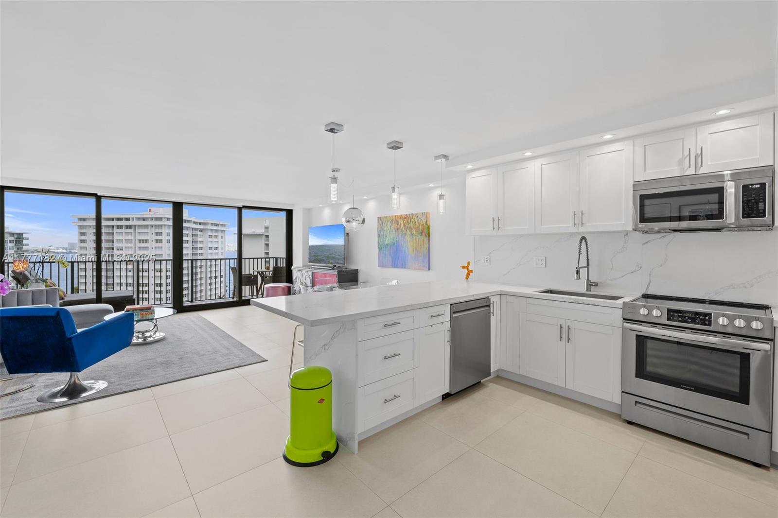 Rental Property at 1450 Brickell Bay Dr 1214, Miami, Broward County, Florida - Bedrooms: 1 
Bathrooms: 2  - $3,600 MO.