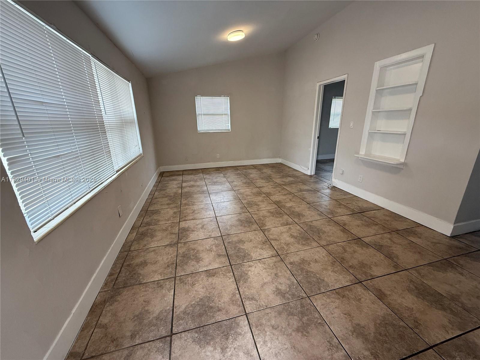 209 SW 14th St 2