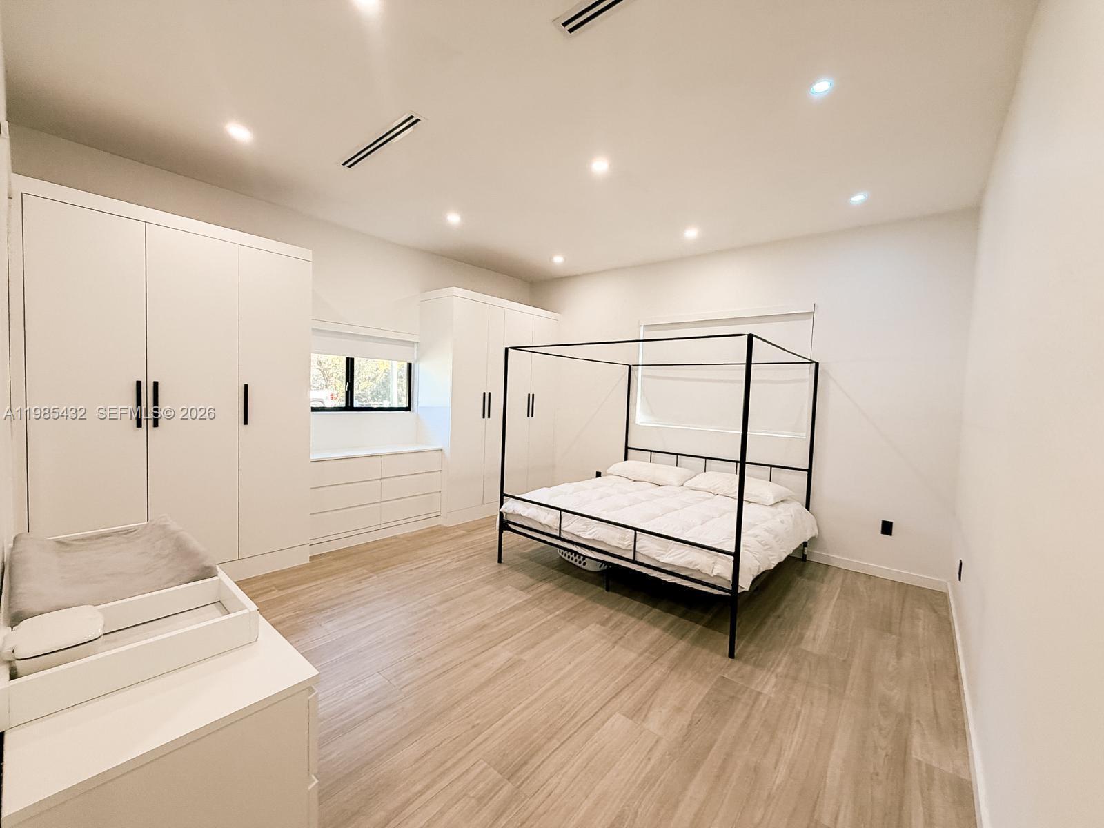 CAMBRIDGE LAWNS - Residential