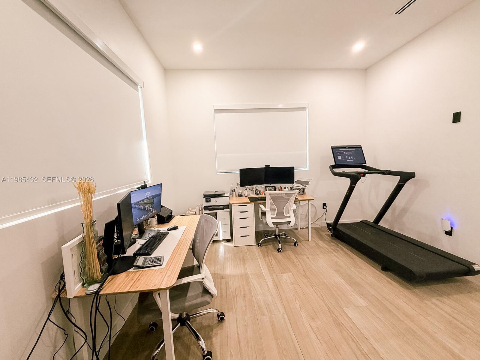 CAMBRIDGE LAWNS - Residential