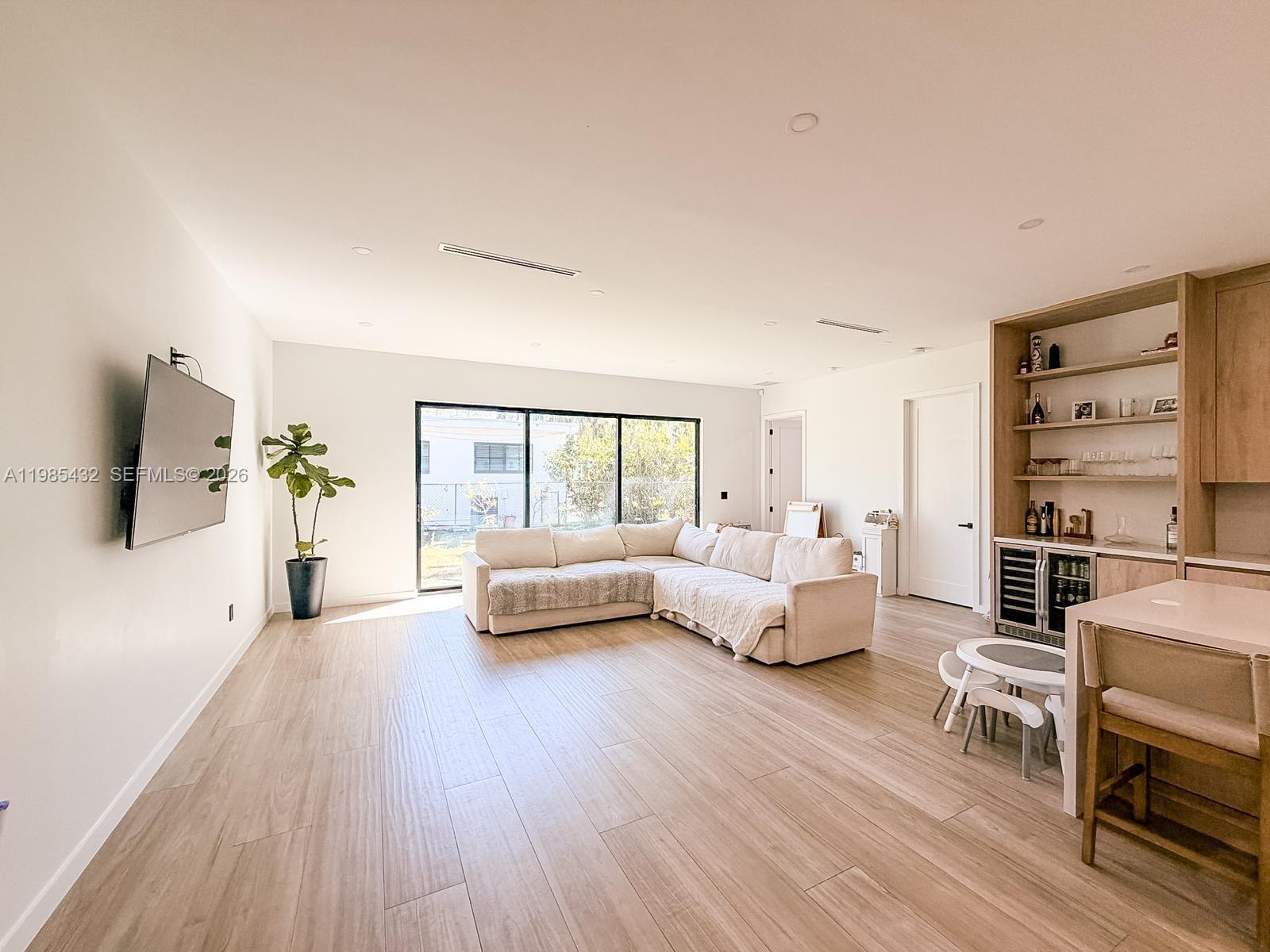 CAMBRIDGE LAWNS - Residential