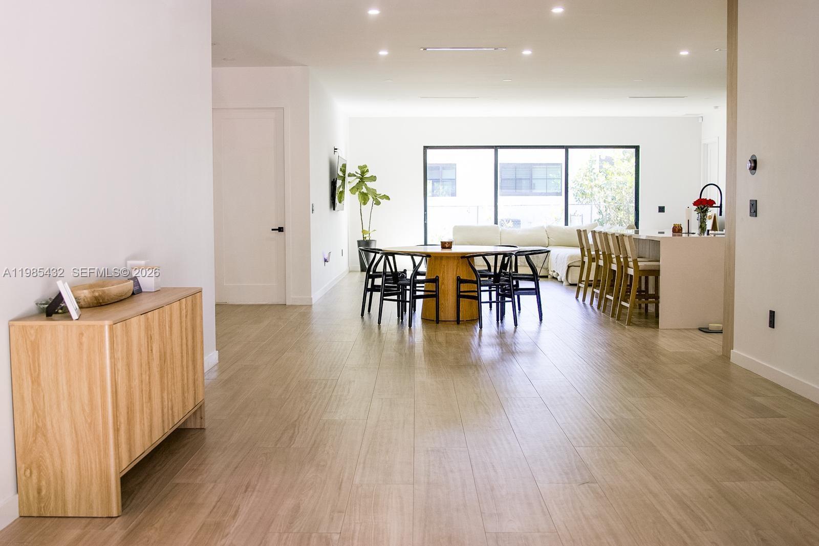 CAMBRIDGE LAWNS - Residential