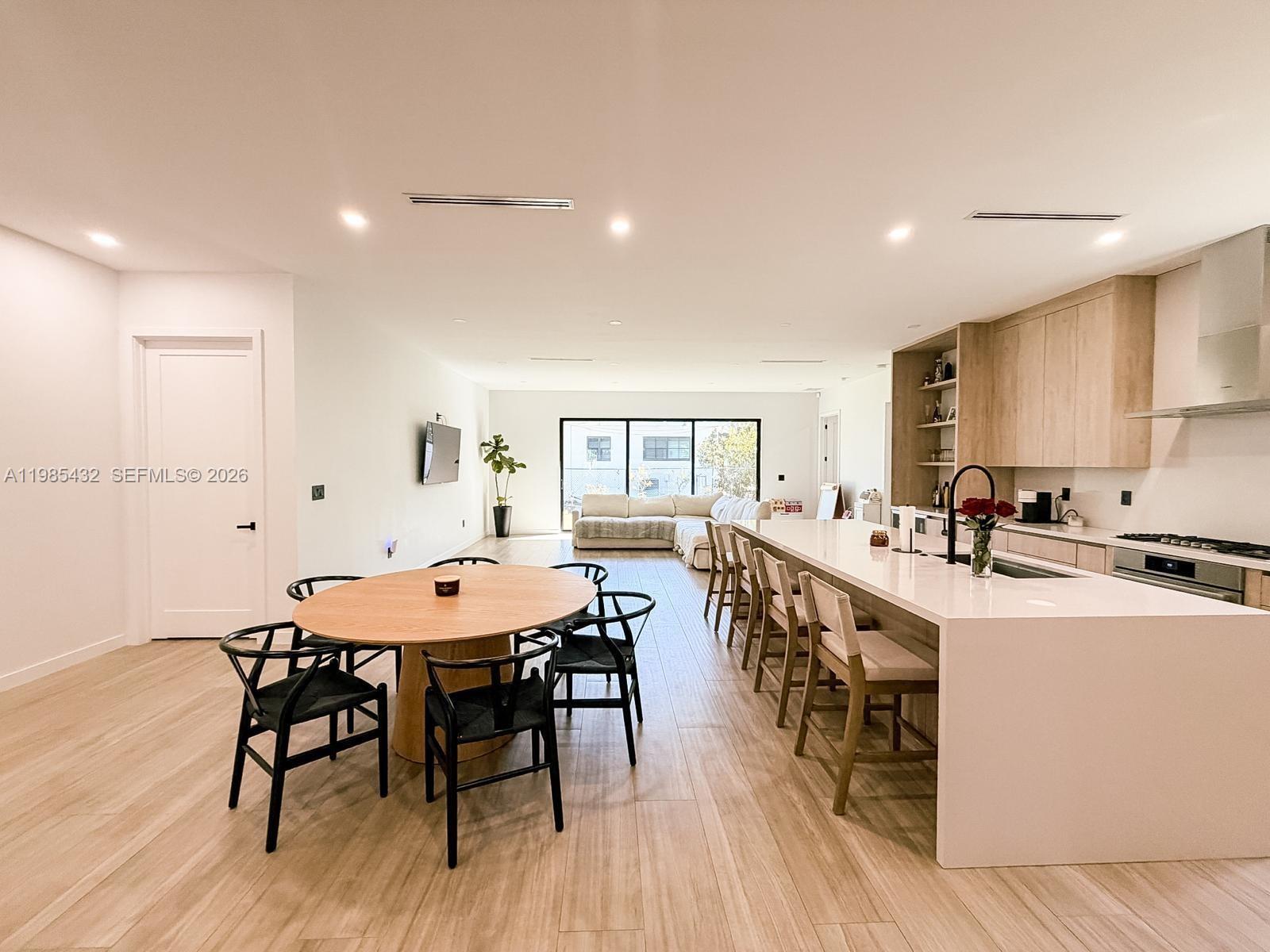 CAMBRIDGE LAWNS - Residential