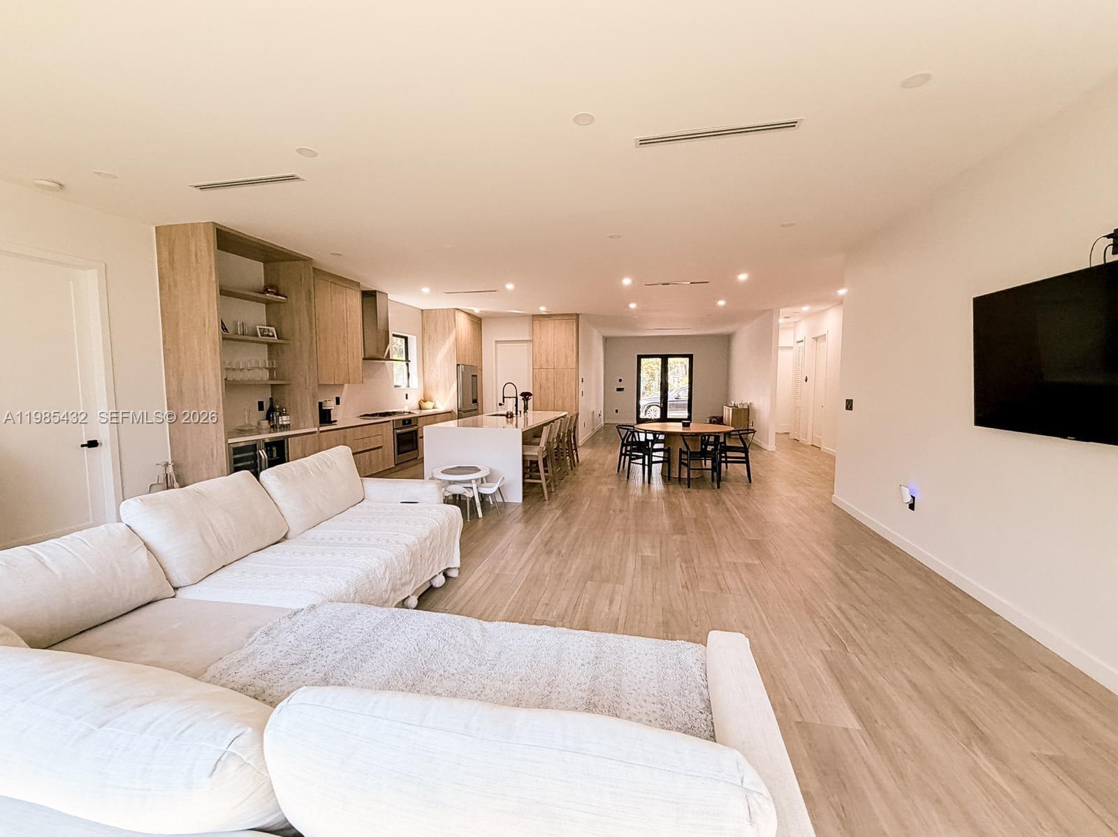 CAMBRIDGE LAWNS - Residential